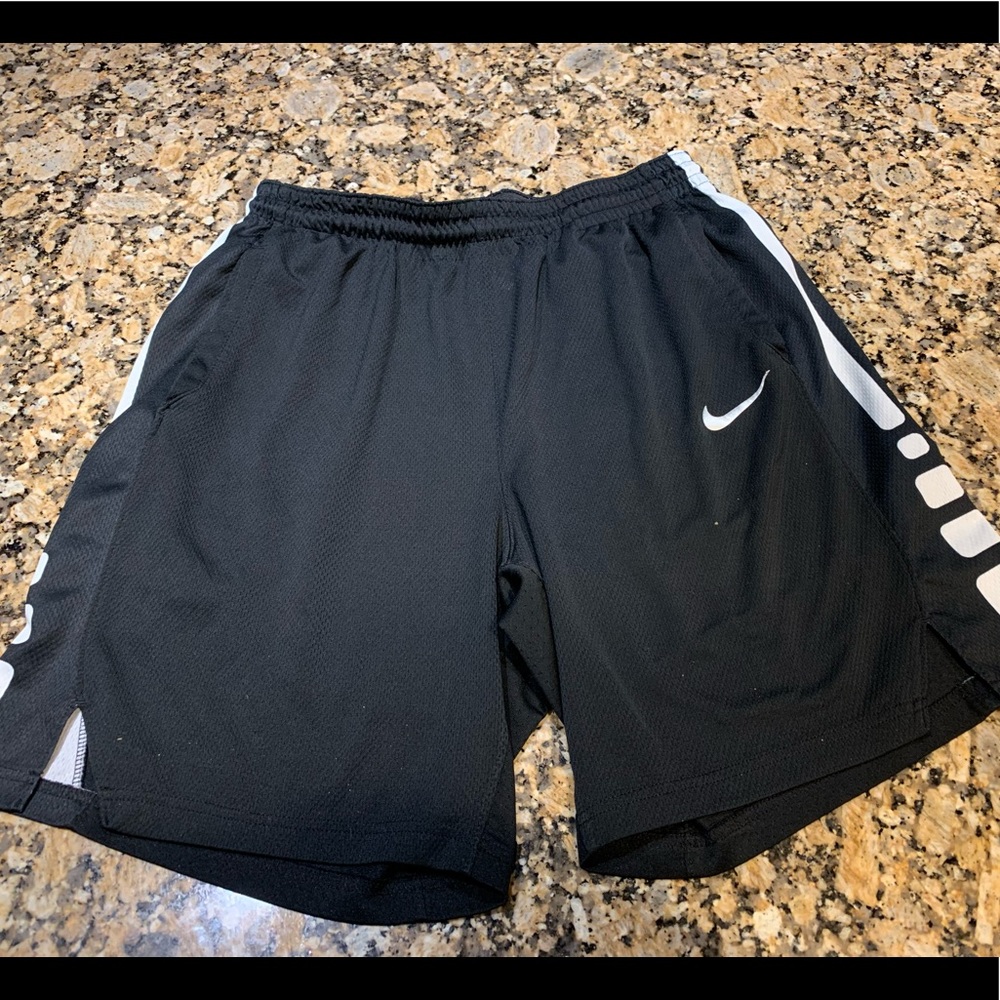 Men’s Nike Basketball Elite Shorts XL